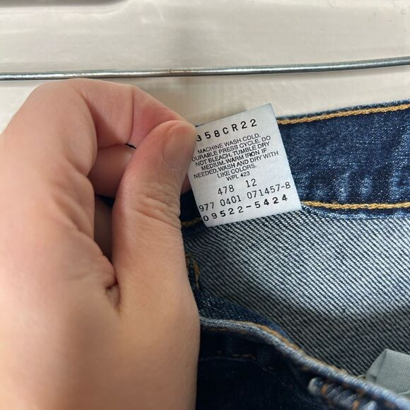 VINTAGE Levi’s High Waisted Relaxed Fit Tapered Leg Jeans
Size 18 - Picture 4 of 6